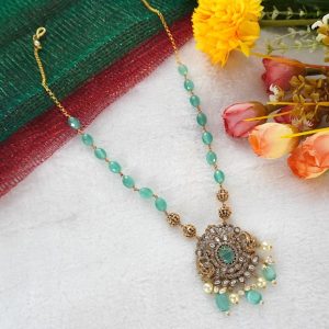 PISTA GREEN KAMBI MALA WITH LOCKET