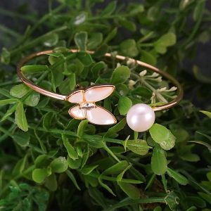 WHITE PEARL BUTTERFLY BRACELET