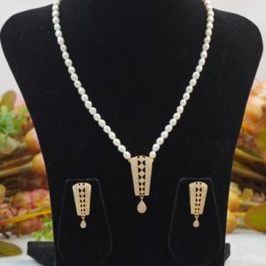 Elegant White Pearl Set