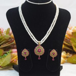 Coral and Pearl Set
