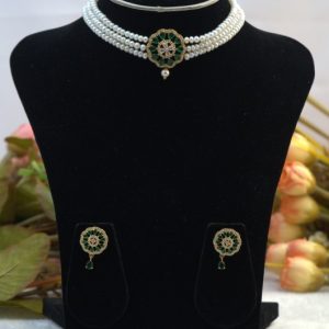 Elegant White Choker Set