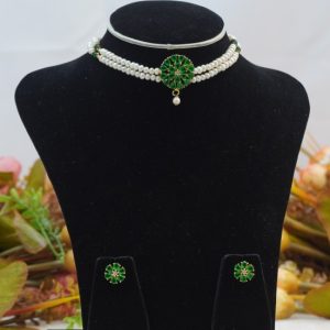 Elegant White Choker Set