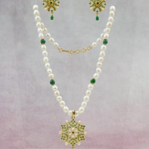 Green Stone Locket Set with Pearl